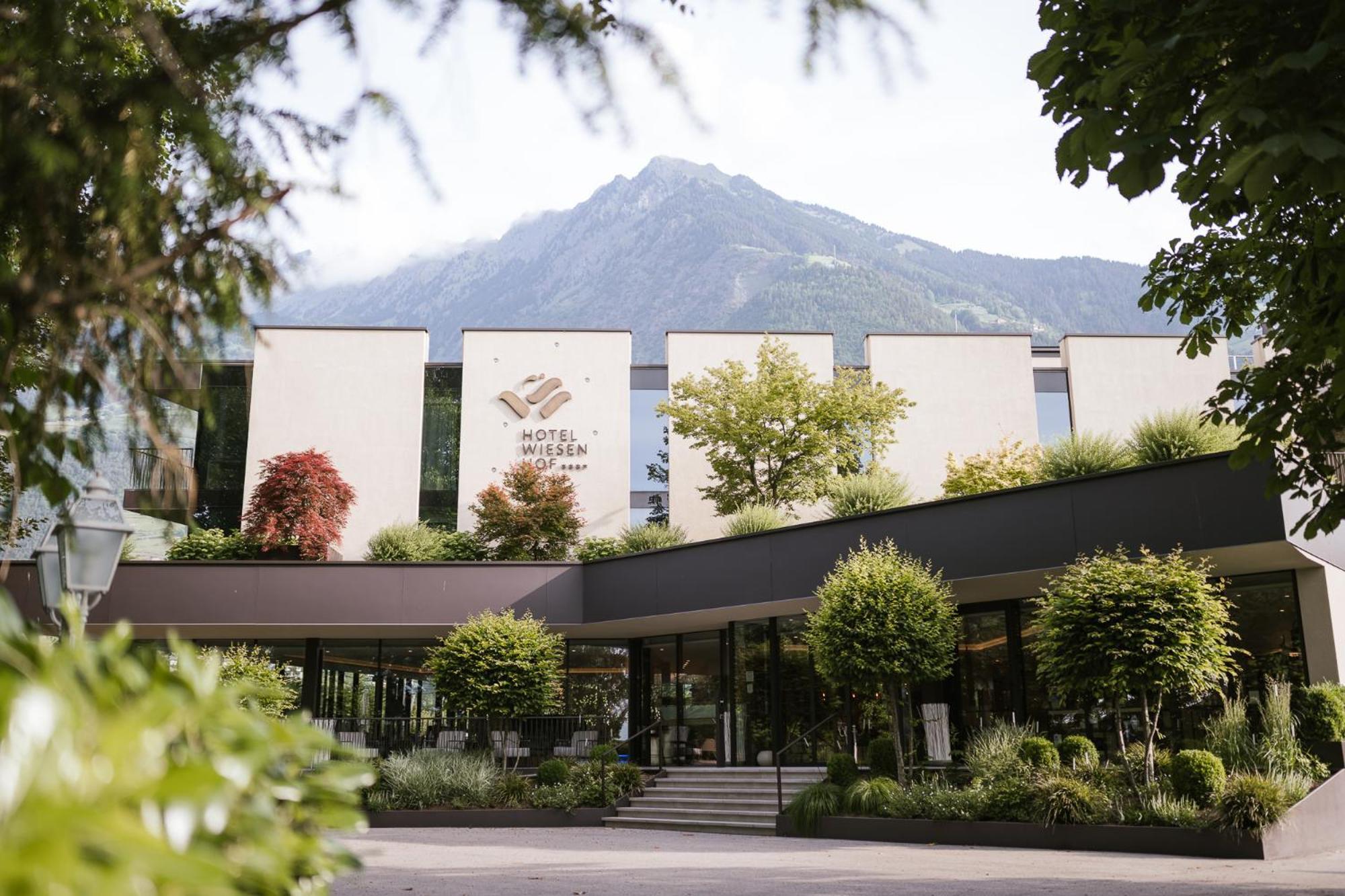 Hotel Wiesenhof Lagundo Exterior photo
